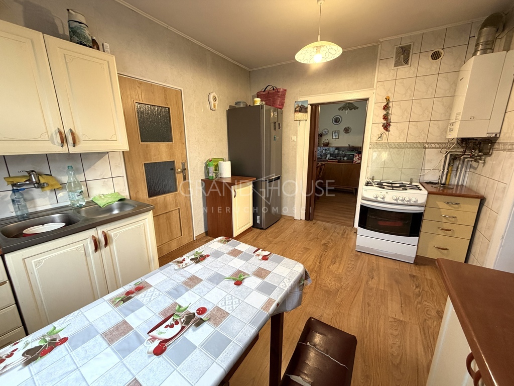 REZERWACJA Dół domu do remontu ! (8)