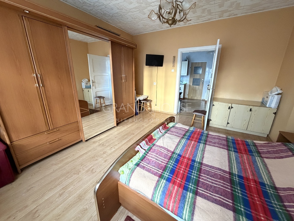 REZERWACJA Dół domu do remontu ! (3)