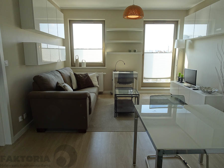 Centrum. Umebl. apartament 2pok. balkon 2600+340 (2)