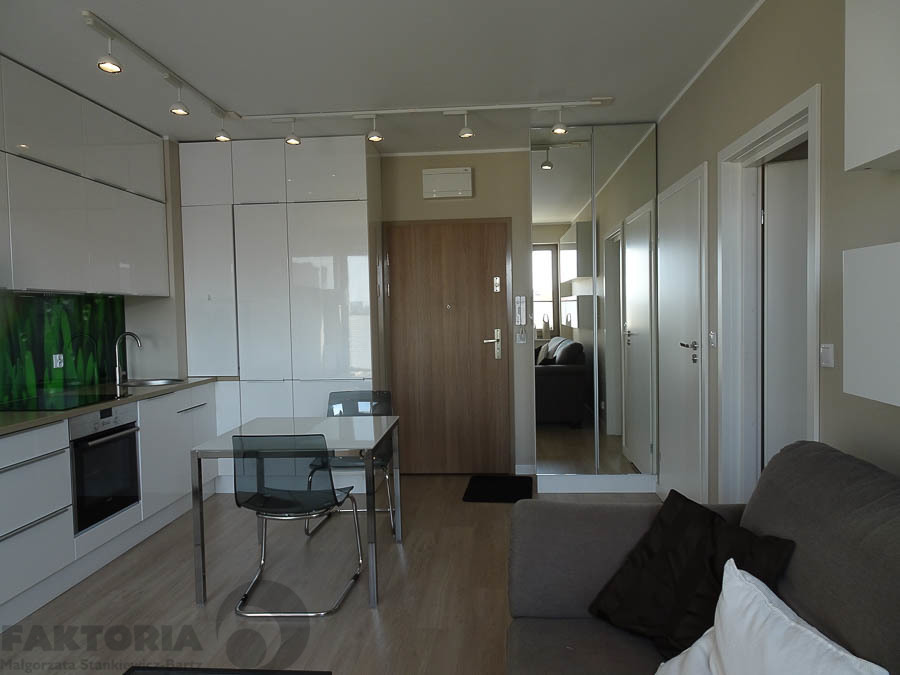 Centrum. Umebl. apartament 2pok. balkon 2600+340 (3)