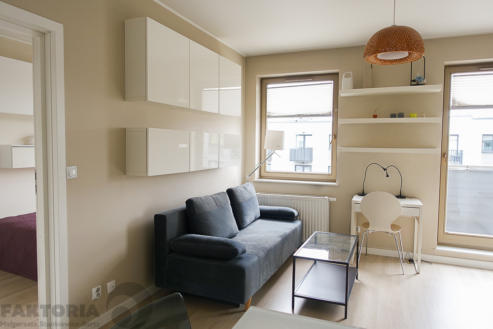 Centrum. Umebl. apartament 2pok. balkon 2400+340 (2)