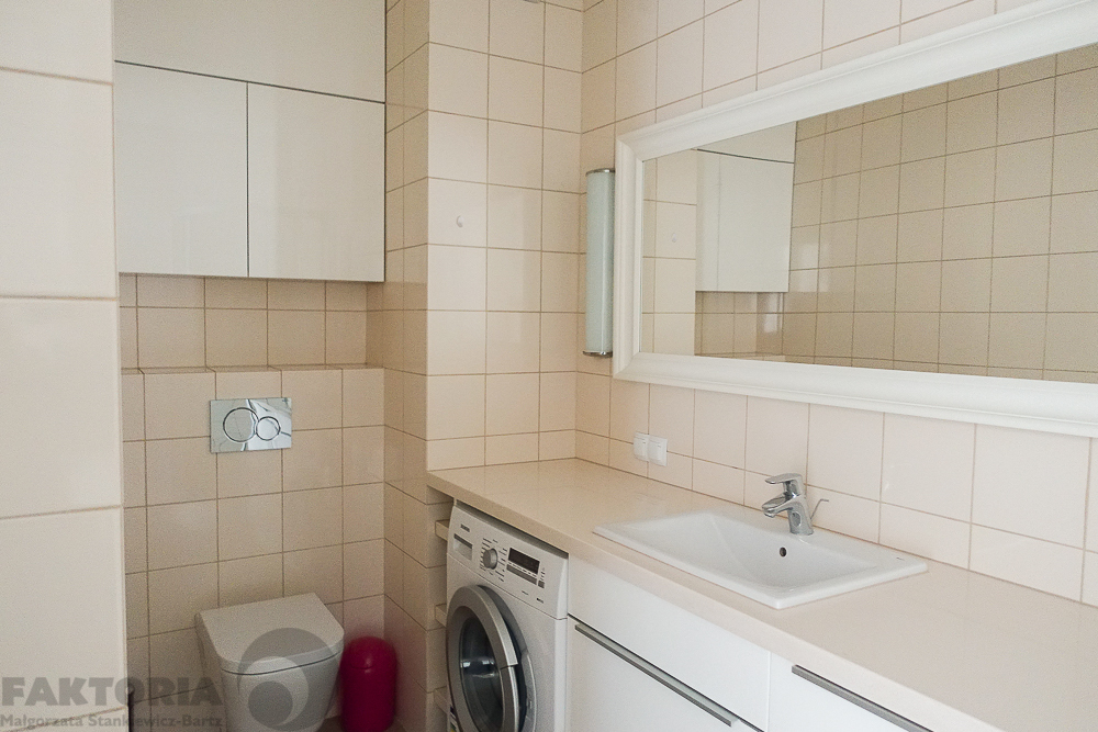 Centrum. Umebl. apartament 2pok. balkon 2400+340 (13)