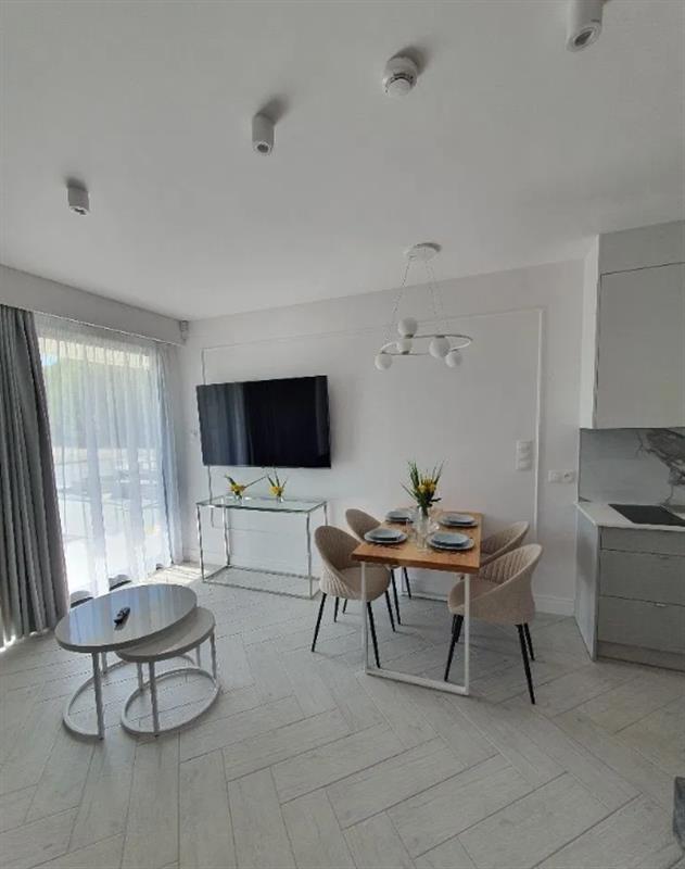 Apartament Premium z basenem na dachu - 350 m od m (13)