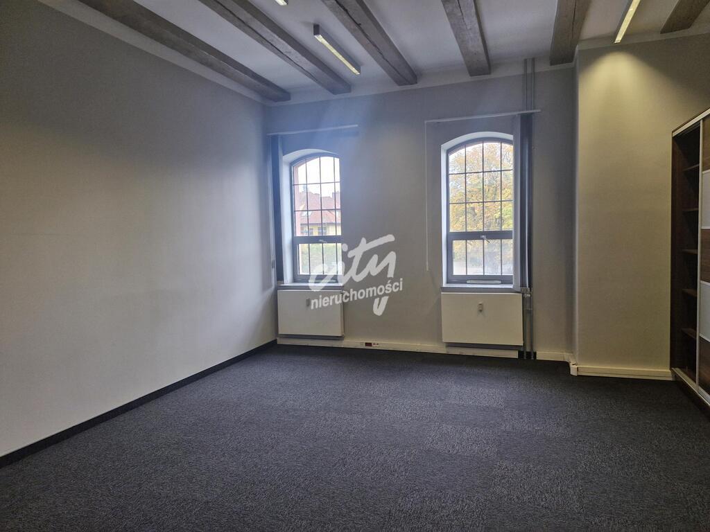 Biuro 38 m2  do wynajęcia w wysokim standardzie. (1)