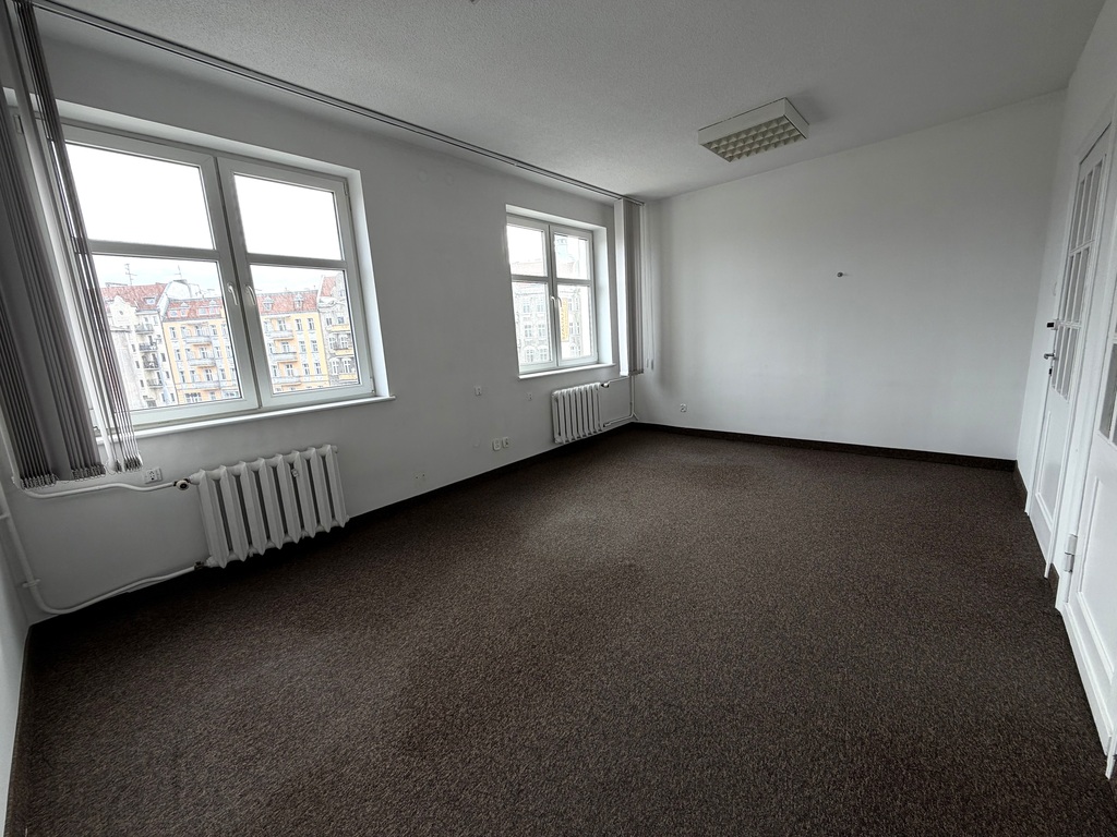 Lokal biurowy w centrum miasta (1)