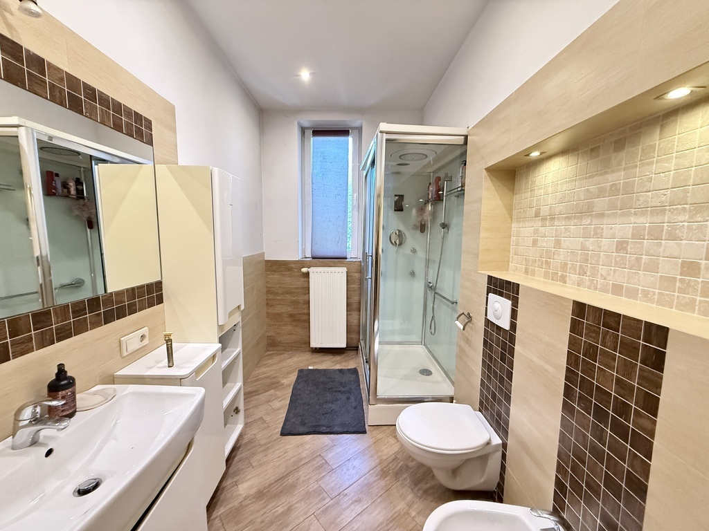 145,82 m2 + 128 m2 strychu | Projekt Inwestycyjny (10)