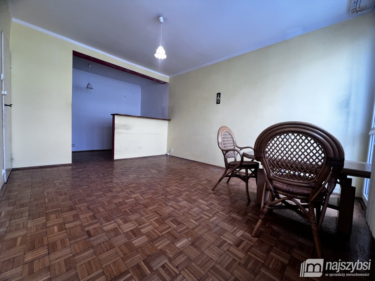 KOSZALIN-KAWALERKA W ODNOWIONYM, OCIEPLONYM BLOKU  (1)