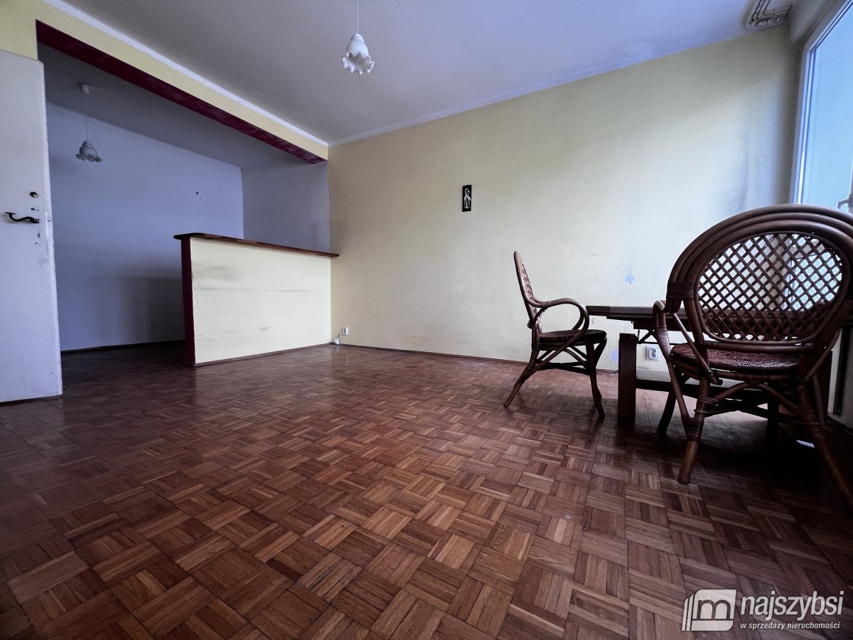 KOSZALIN-KAWALERKA W ODNOWIONYM, OCIEPLONYM BLOKU  (11)