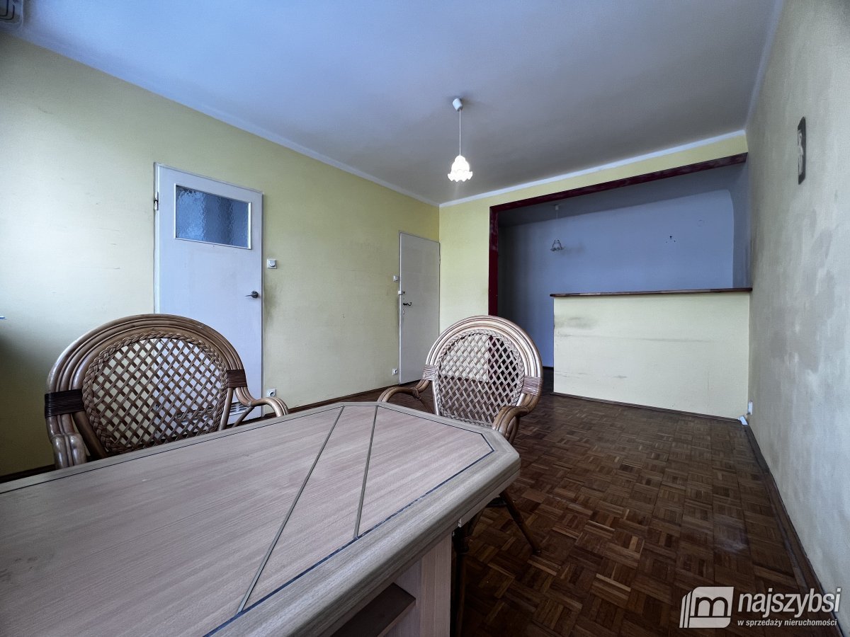 KOSZALIN-KAWALERKA W ODNOWIONYM, OCIEPLONYM BLOKU  (2)