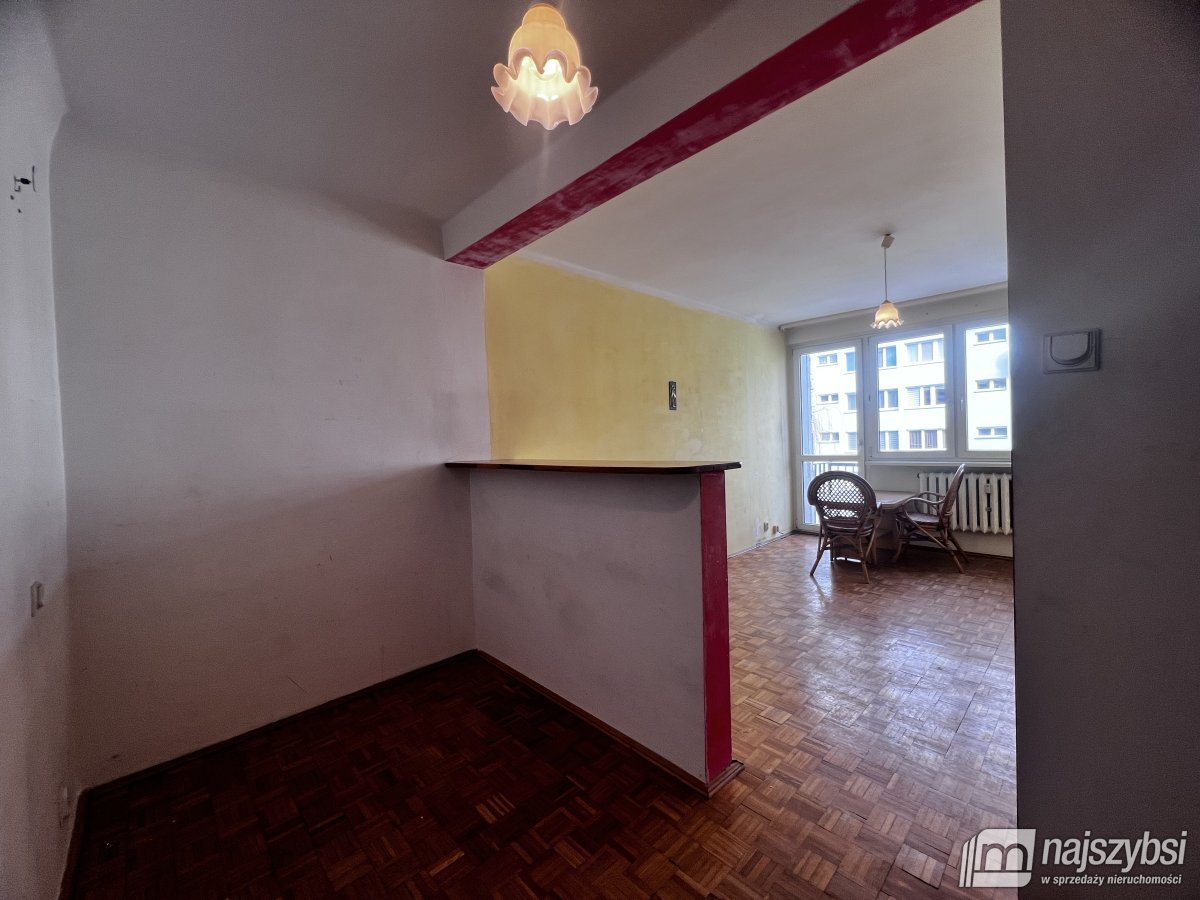 KOSZALIN-KAWALERKA W ODNOWIONYM, OCIEPLONYM BLOKU  (5)