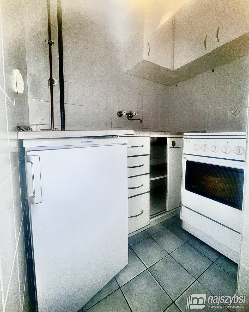 KOSZALIN-KAWALERKA W ODNOWIONYM, OCIEPLONYM BLOKU  (8)