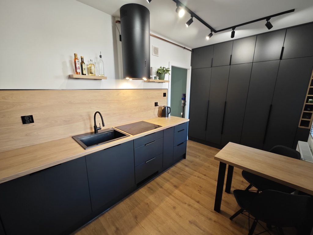 Przecław, 70m2, ładne 3 pokoje, balkon, piwnica ! (8)