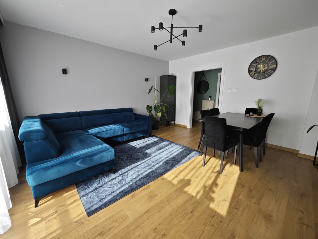 Przecław, 70m2, ładne 3 pokoje, balkon, piwnica ! (2)