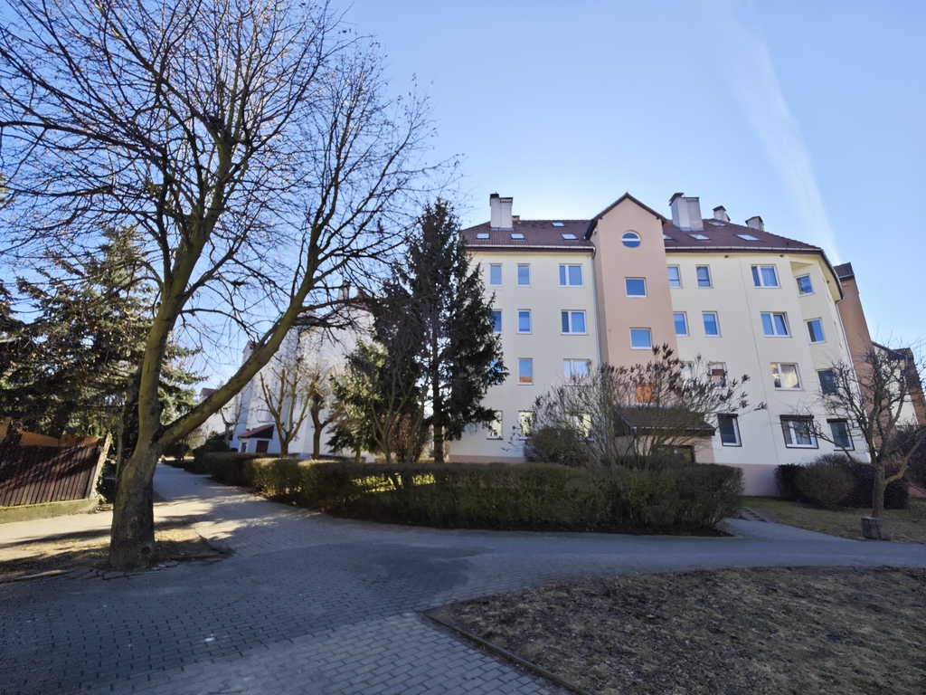 Przecław, 70m2, ładne 3 pokoje, balkon, piwnica ! (22)