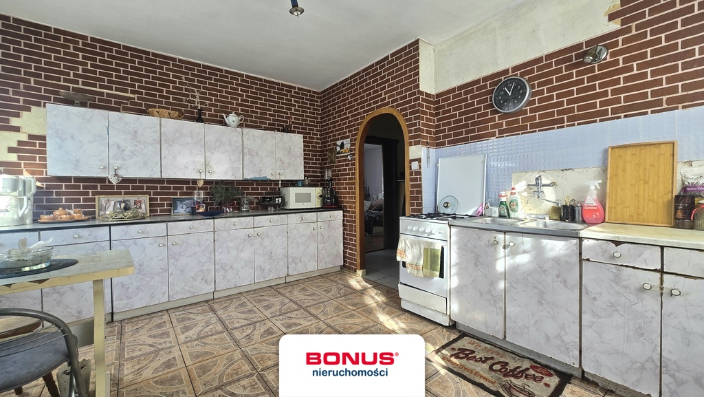 Dom wolnostojący z garażem i bud. gospodarczym. (5)