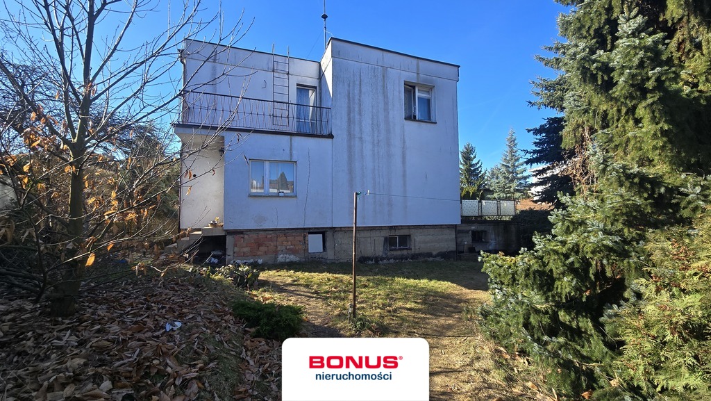 Dom wolnostojący z garażem i bud. gospodarczym. (3)