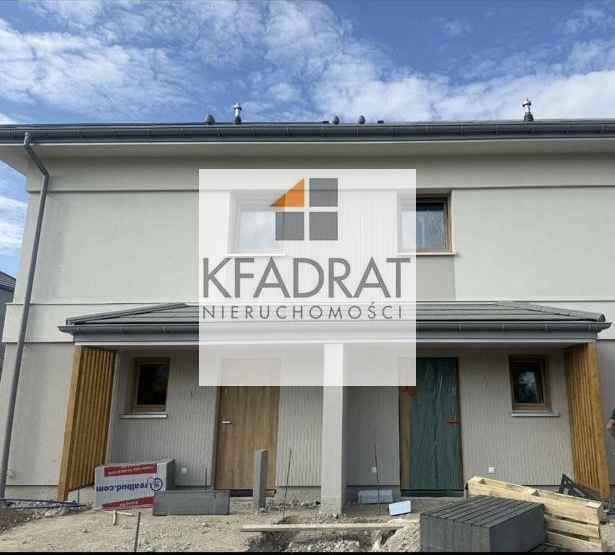 Bliźniak  w Dołujach 101 m2 , działka 220 m2 (15)