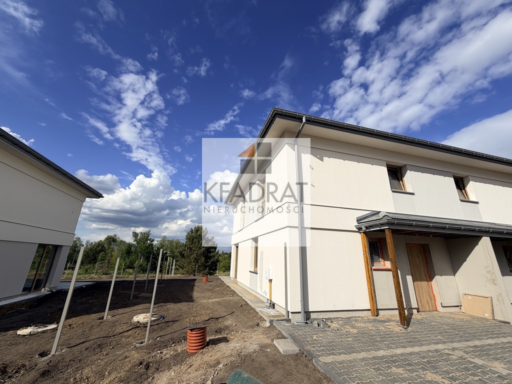 Bliźniak  w Dołujach 101 m2 , działka 220 m2 (18)