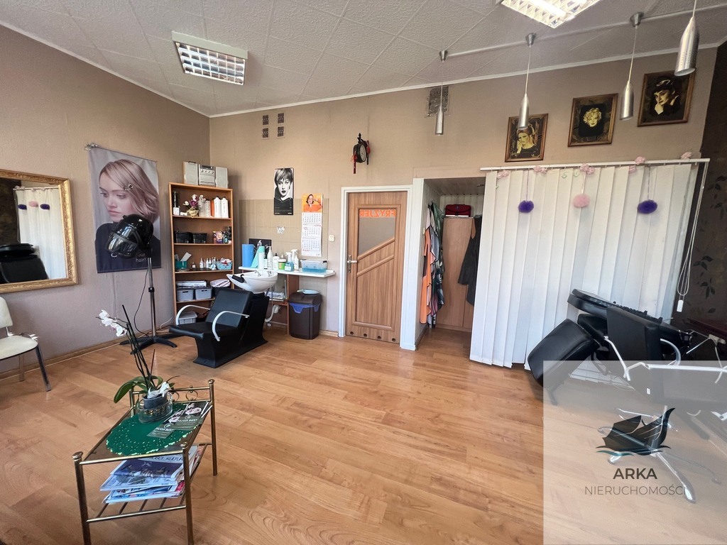 Lokal usługowy z 30-letnią historią s. fryzjer. (5)