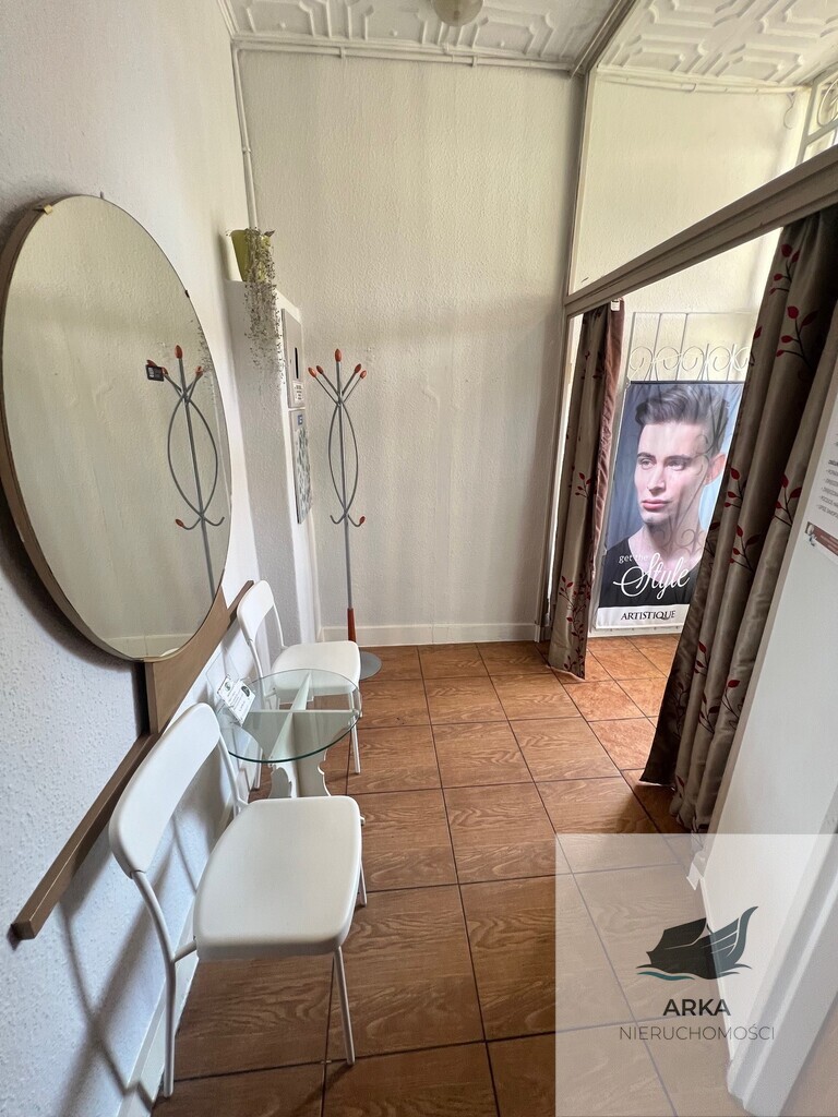 Lokal usługowy z 30-letnią historią s. fryzjer. (8)