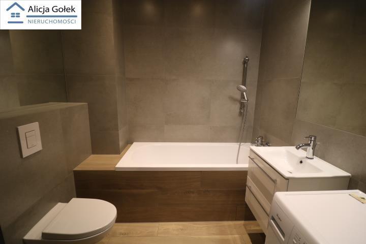 Do wynajęcia 2 pokojowe mieszkanie 40,5m2+miejsce  (11)