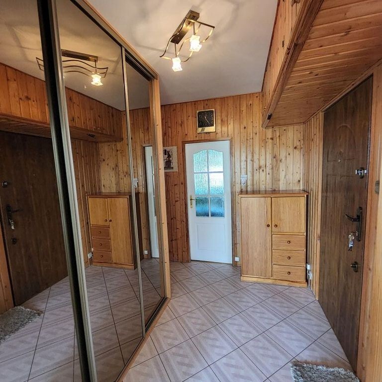 3 pokojowe mieszkanie z garażem i dużym balkonem. (9)