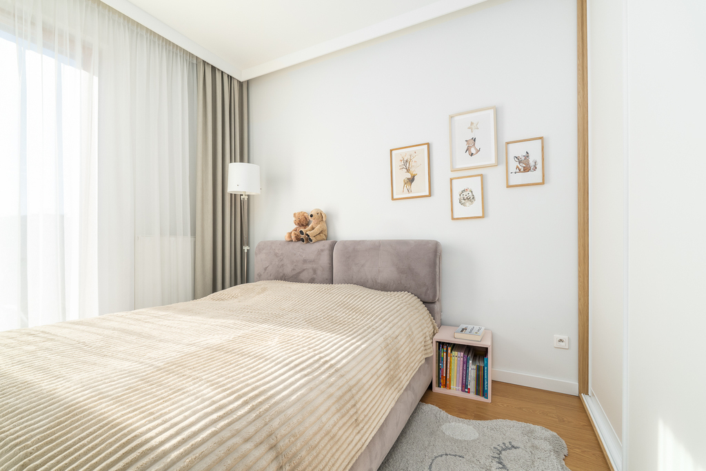 Przytulne 2 pokoje z tarasem i garażem. 4 Ogrody. (11)