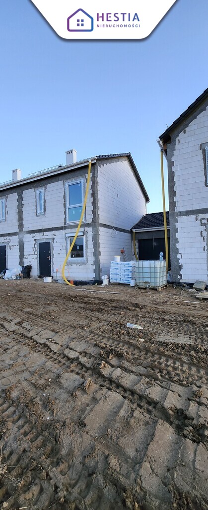 Środkowy segment z dużym garażem, 4-pokoje ogródek (2)