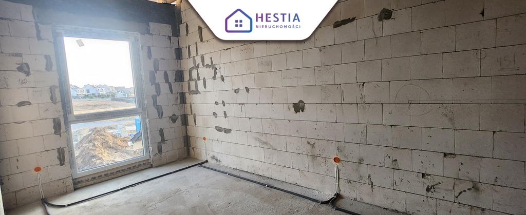 Skrajny segment, 2 m.parkingowe,, 4-pokoje ogródek (8)