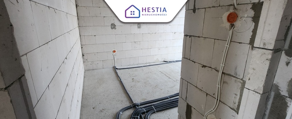 Skrajny segment, 2 m.parkingowe,, 4-pokoje ogródek (9)