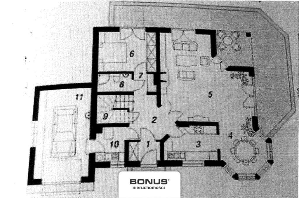 Wolnostojący dom z garażem i ogrodem (19)