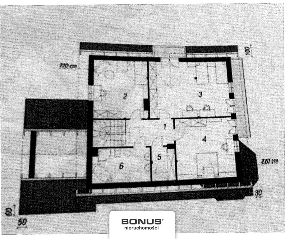 Wolnostojący dom z garażem i ogrodem (20)