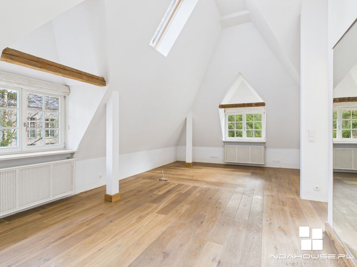 Komfortowy dom - unikalny ogród  ze starodrzewiem  (12)