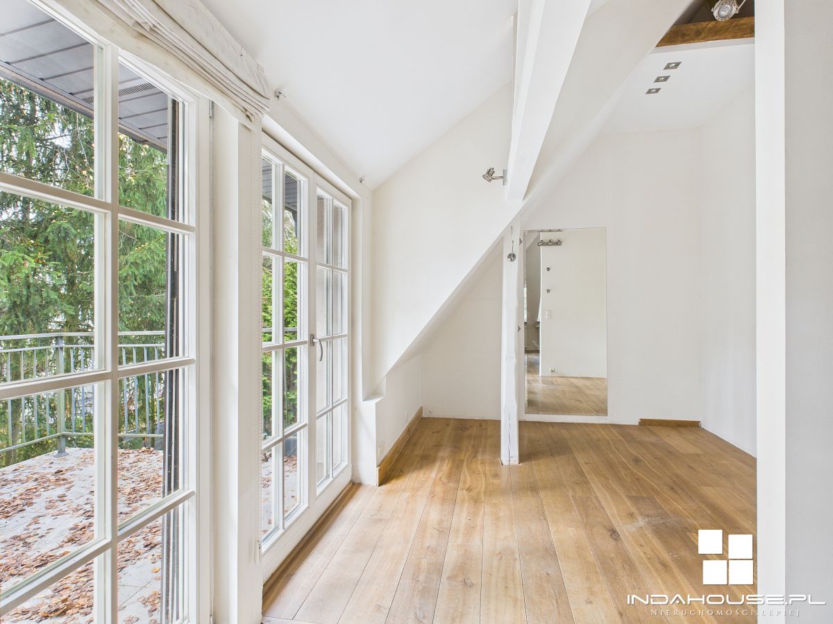 Komfortowy dom - unikalny ogród  ze starodrzewiem  (14)