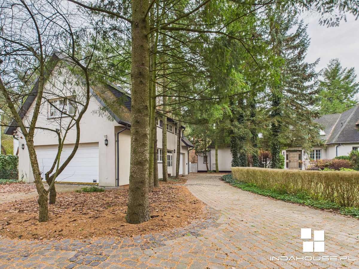 Komfortowy dom - unikalny ogród  ze starodrzewiem  (20)