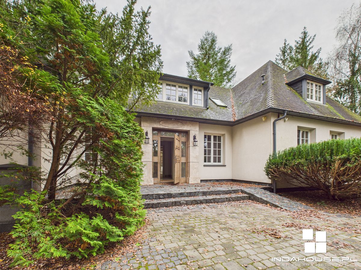 Komfortowy dom - unikalny ogród  ze starodrzewiem  (3)