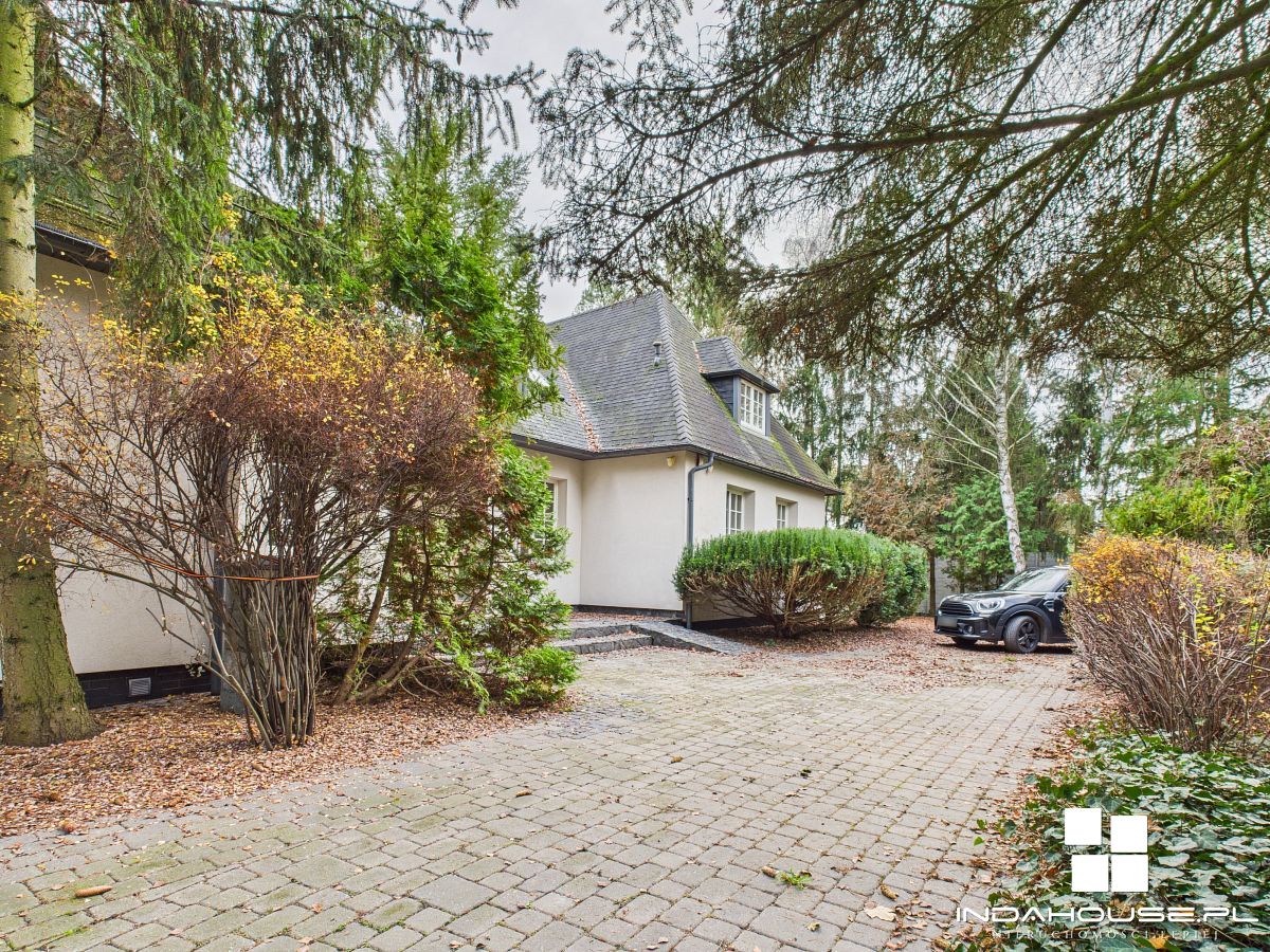 Komfortowy dom - unikalny ogród  ze starodrzewiem  (4)