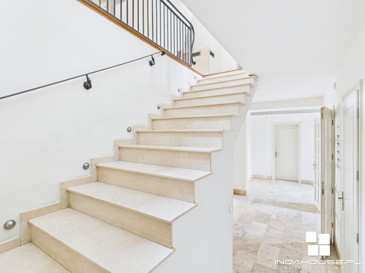 Komfortowy dom - unikalny ogród  ze starodrzewiem  (8)