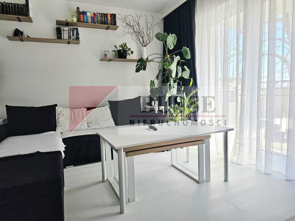 2 pok. na parterze z ogródkiem i m. parkingowym! (5)