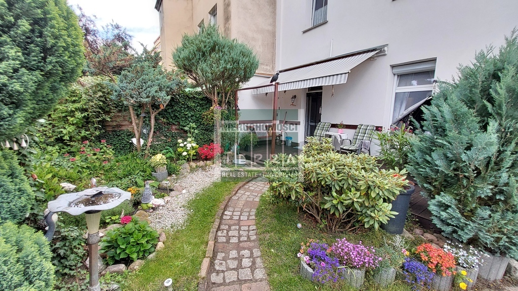 Mieszkanie z ogródkiem w odrestaurowanej kamienicy (10)