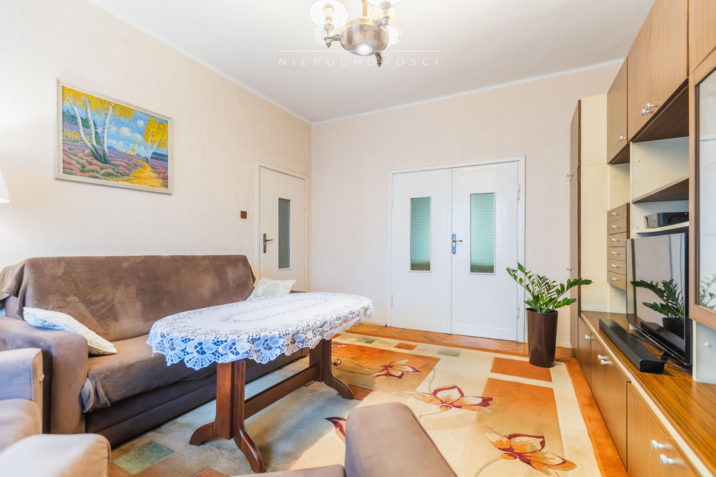 Pogodno 3 pokoje na siedzibę firmy . (6)