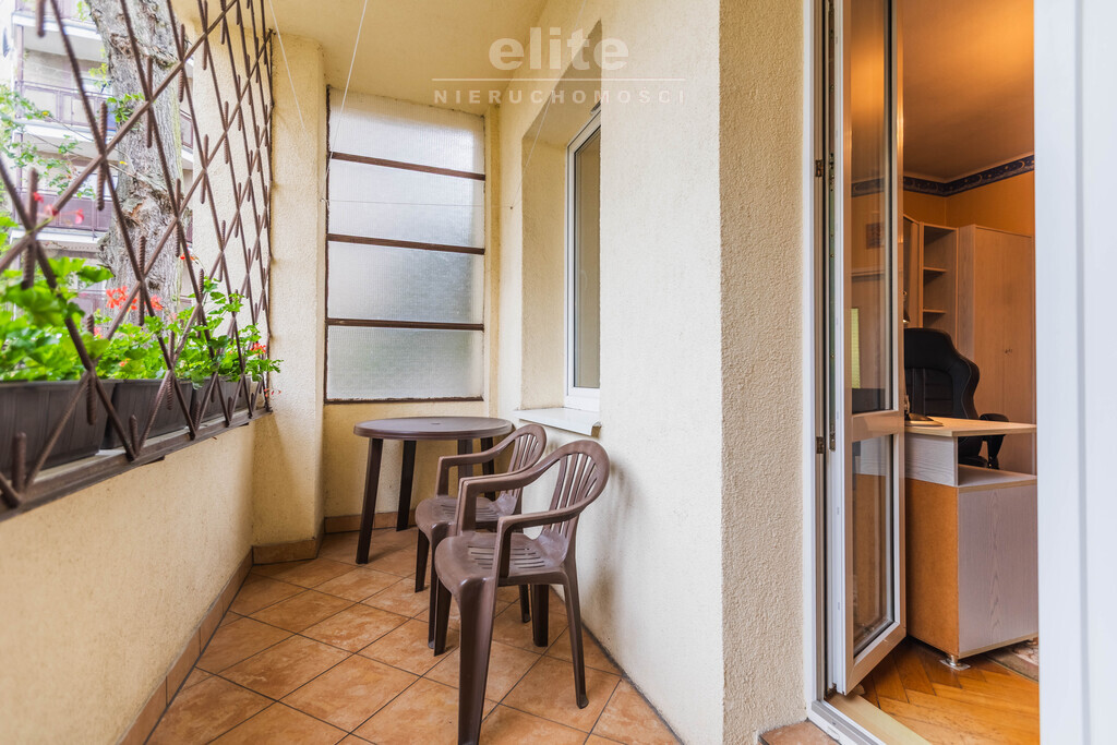 Pogodno 3 pokoje na siedzibę firmy . (9)