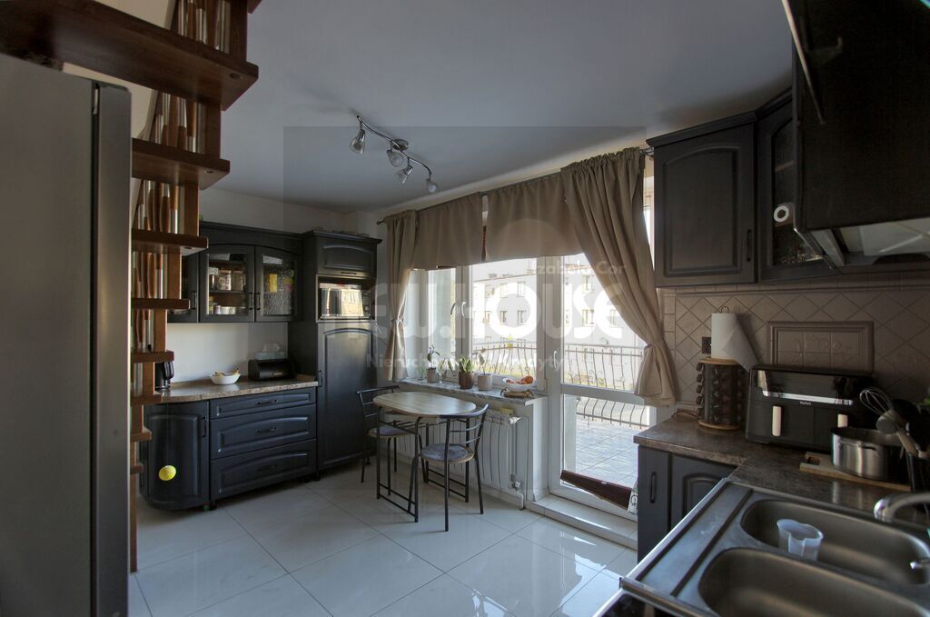 Dom nad jeziorem (4)