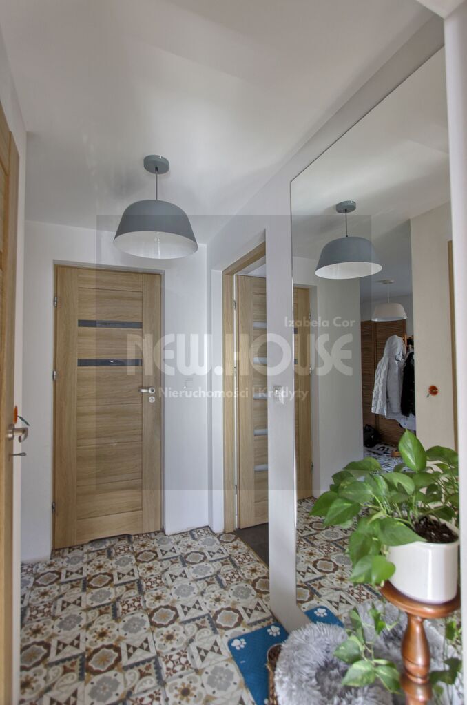 Dom nad jeziorem (5)