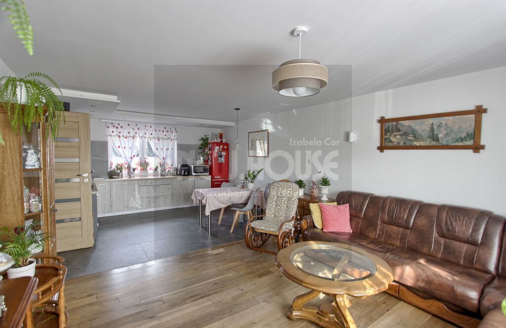 Dom nad jeziorem (8)