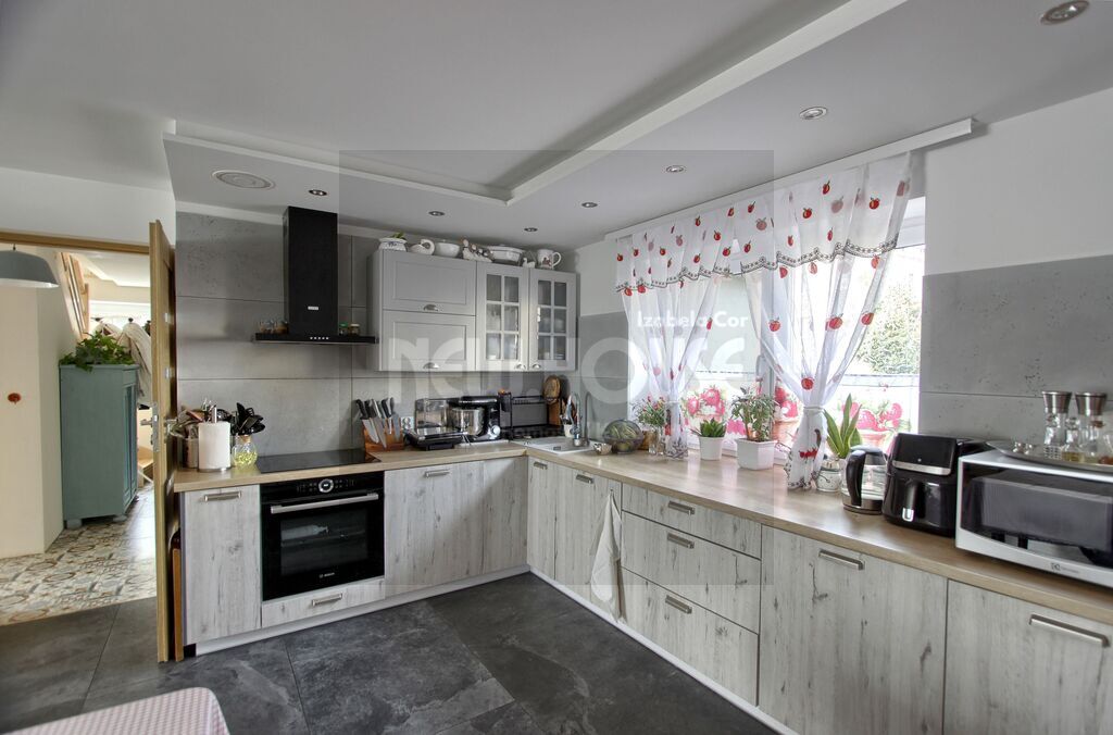 Dom nad jeziorem (9)