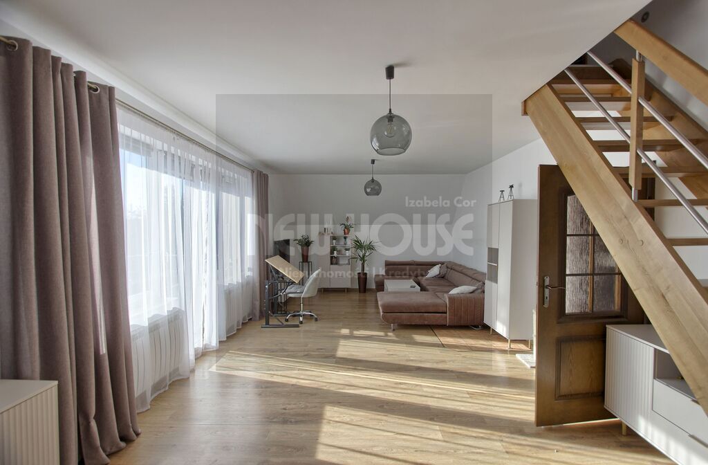 Dom nad jeziorem (13)