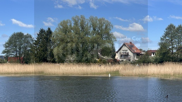Dom nad jeziorem (28)