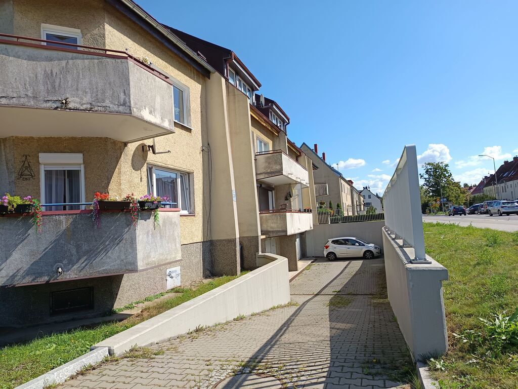 3-pokoje z dużym garażem w cenie ul. Hoża (14)