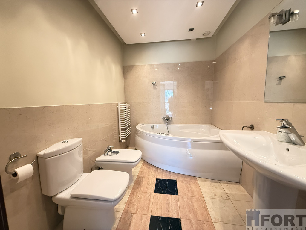 Komfortowy apartament przy Pl.Batorego z garażem (12)